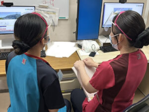 看護師5年目と2年目のスタッフ